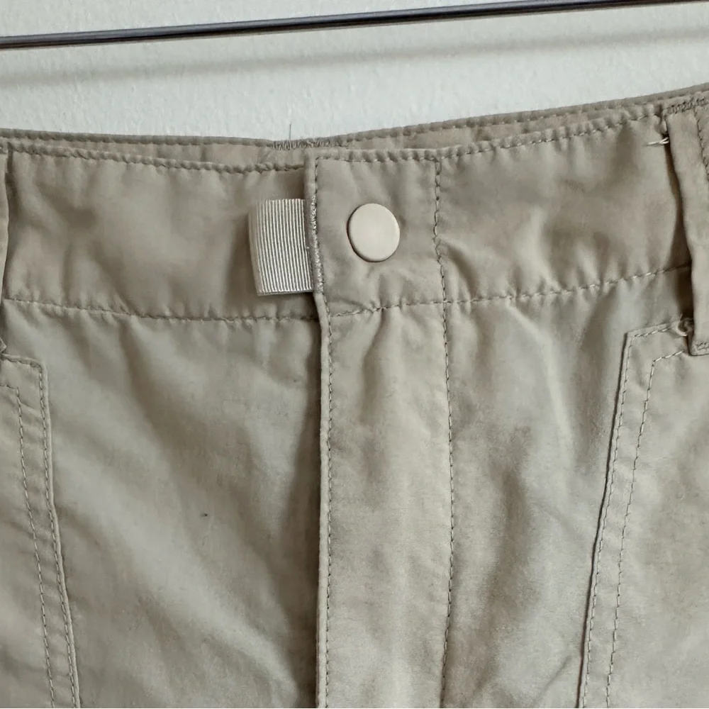 Patagonia || Woman’s tan Island Hopper Shorts size 10